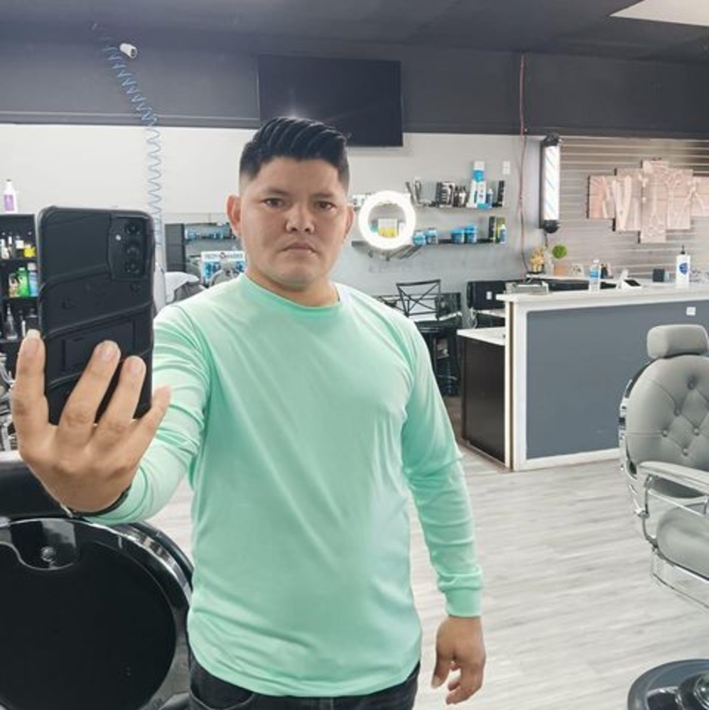 Meet your Posher, Luis